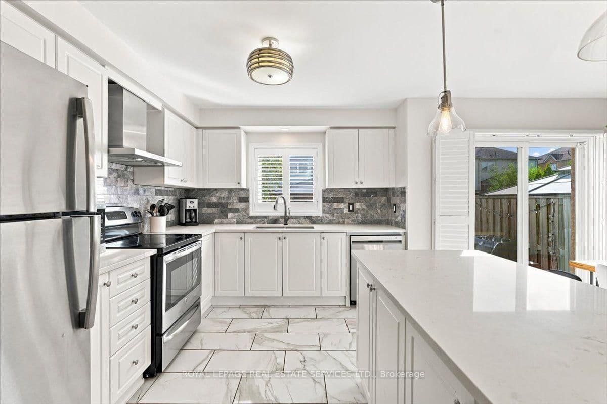 2970 Berwick Drive, Unit 3 thumbnail 10