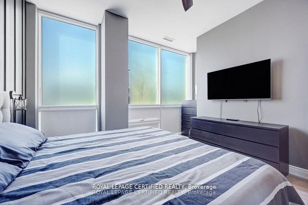 1050 Main Street E, Unit 114 thumbnail 23