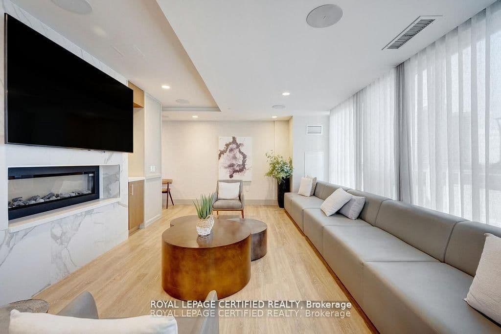 1050 Main Street E, Unit 114 thumbnail 30