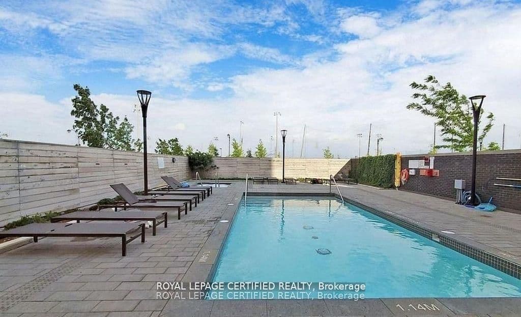 1050 Main Street E, Unit 114 thumbnail 38