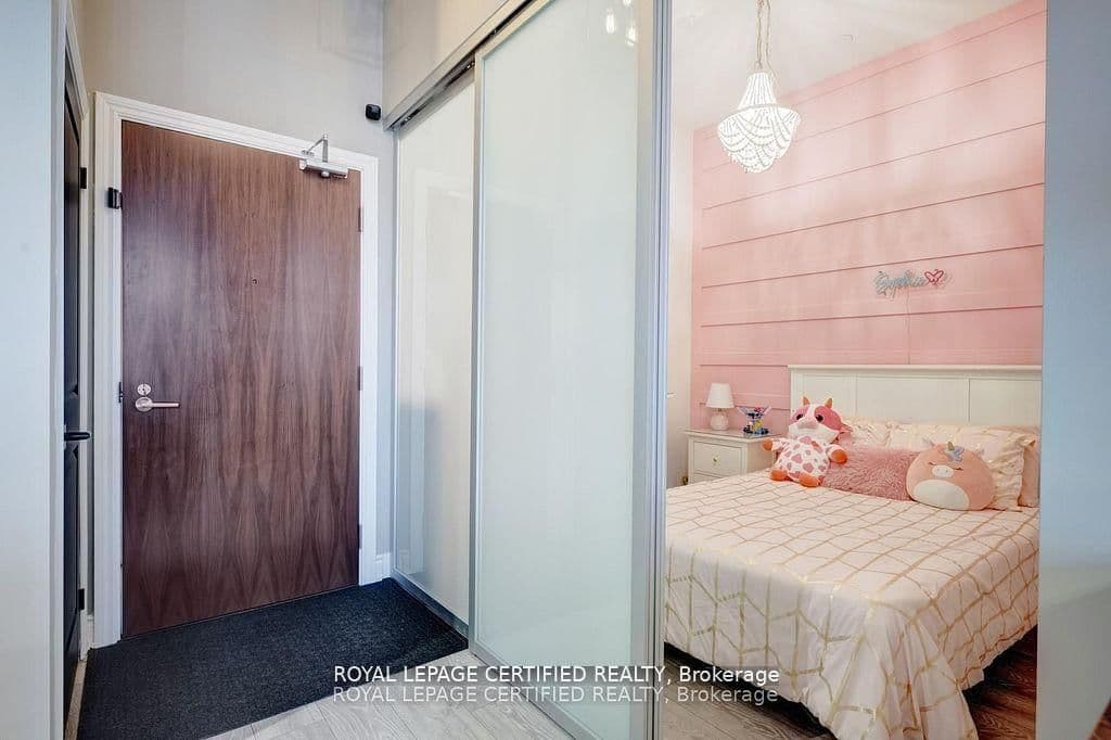 1050 Main Street E, Unit 114 thumbnail 5