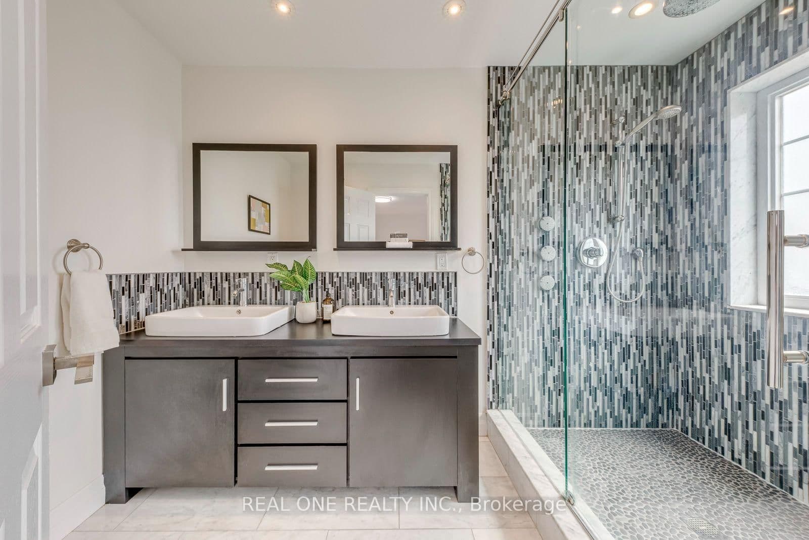 3486 Eglinton Avenue W thumbnail 33
