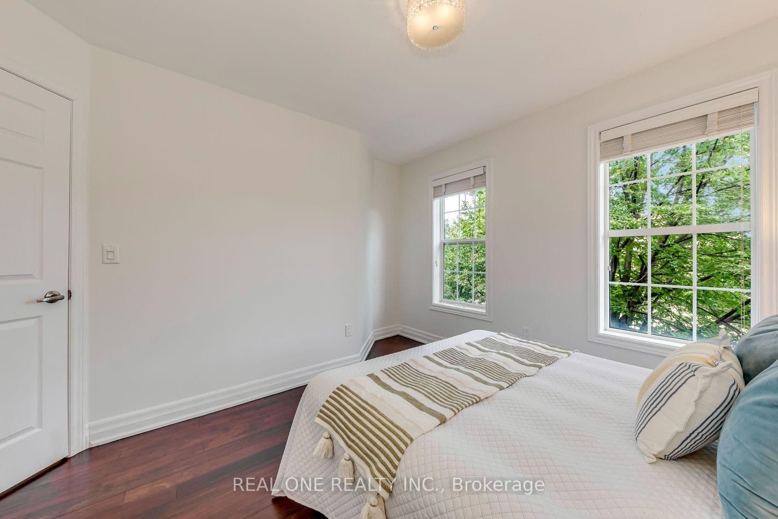3486 Eglinton Avenue W thumbnail 38