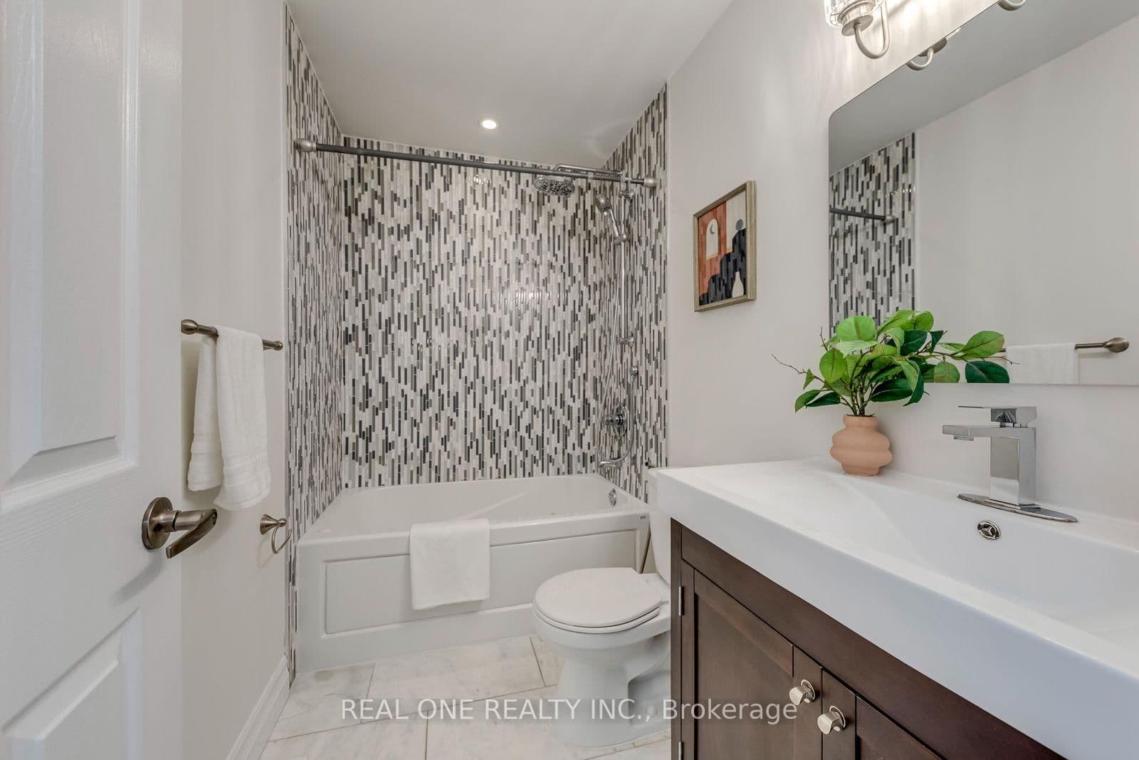 3486 Eglinton Avenue W thumbnail 41
