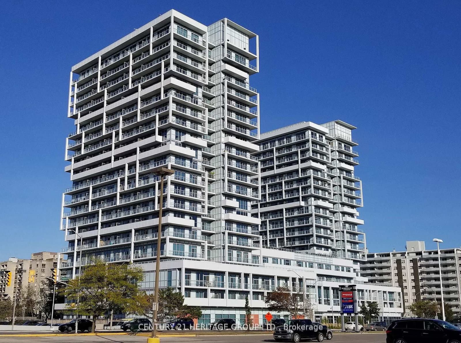 55 Speers Road, Unit 1706