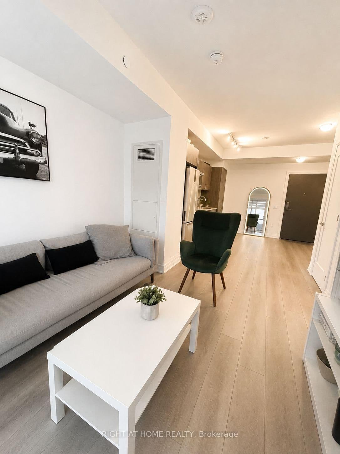 412 Silver Maple Road, Unit 303 thumbnail 4