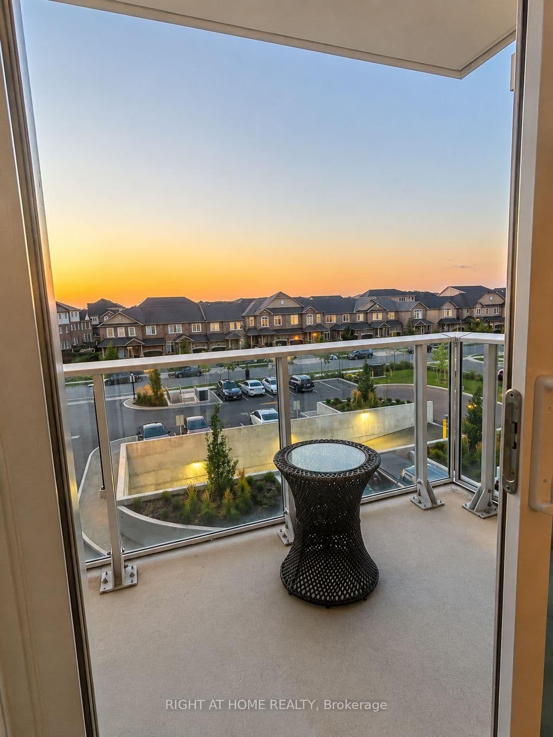 412 Silver Maple Road, Unit 303 thumbnail 8