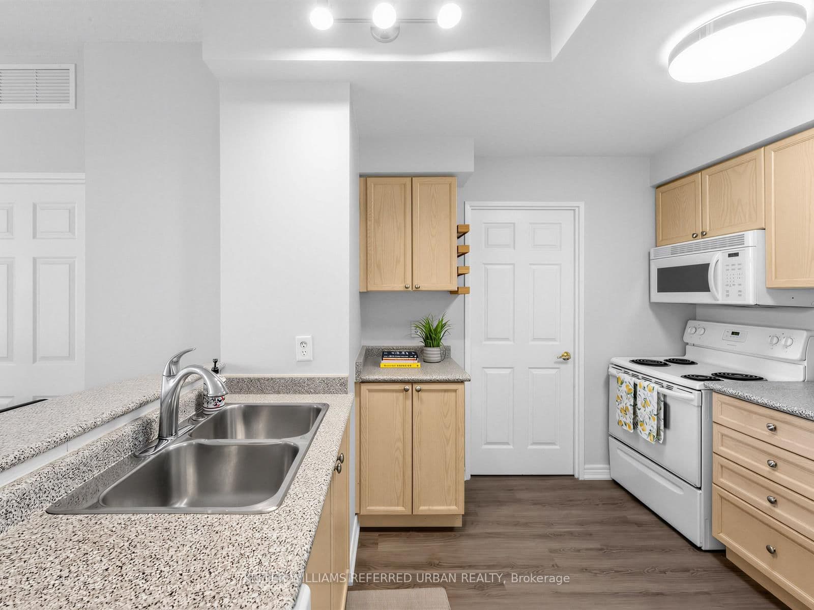 2301 Parkhaven Boulevard, Unit 406 thumbnail 12