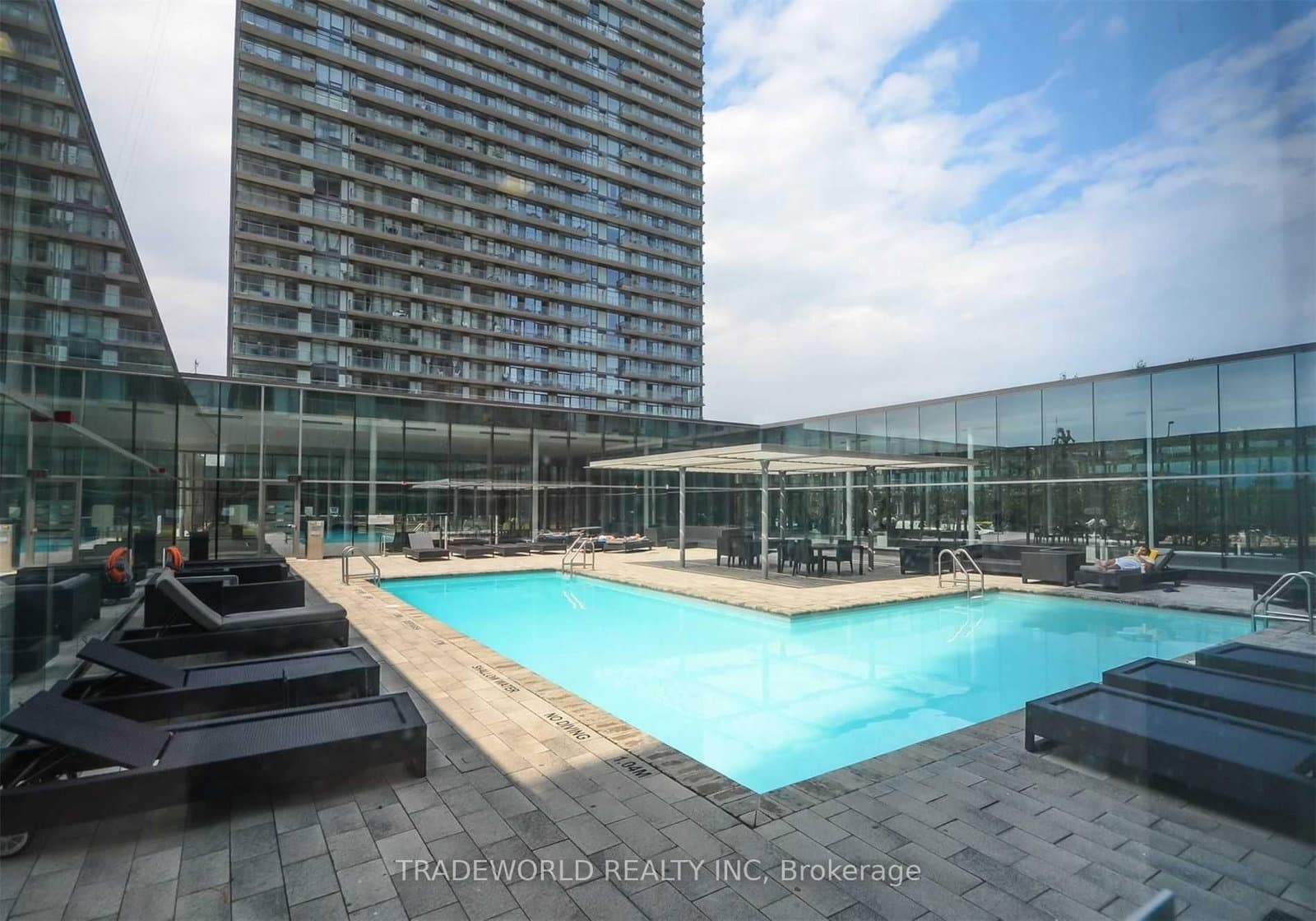 103 The Queensway, Unit 1107 thumbnail 17