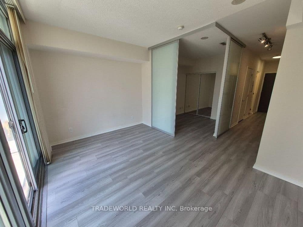 103 The Queensway, Unit 1107 thumbnail 9