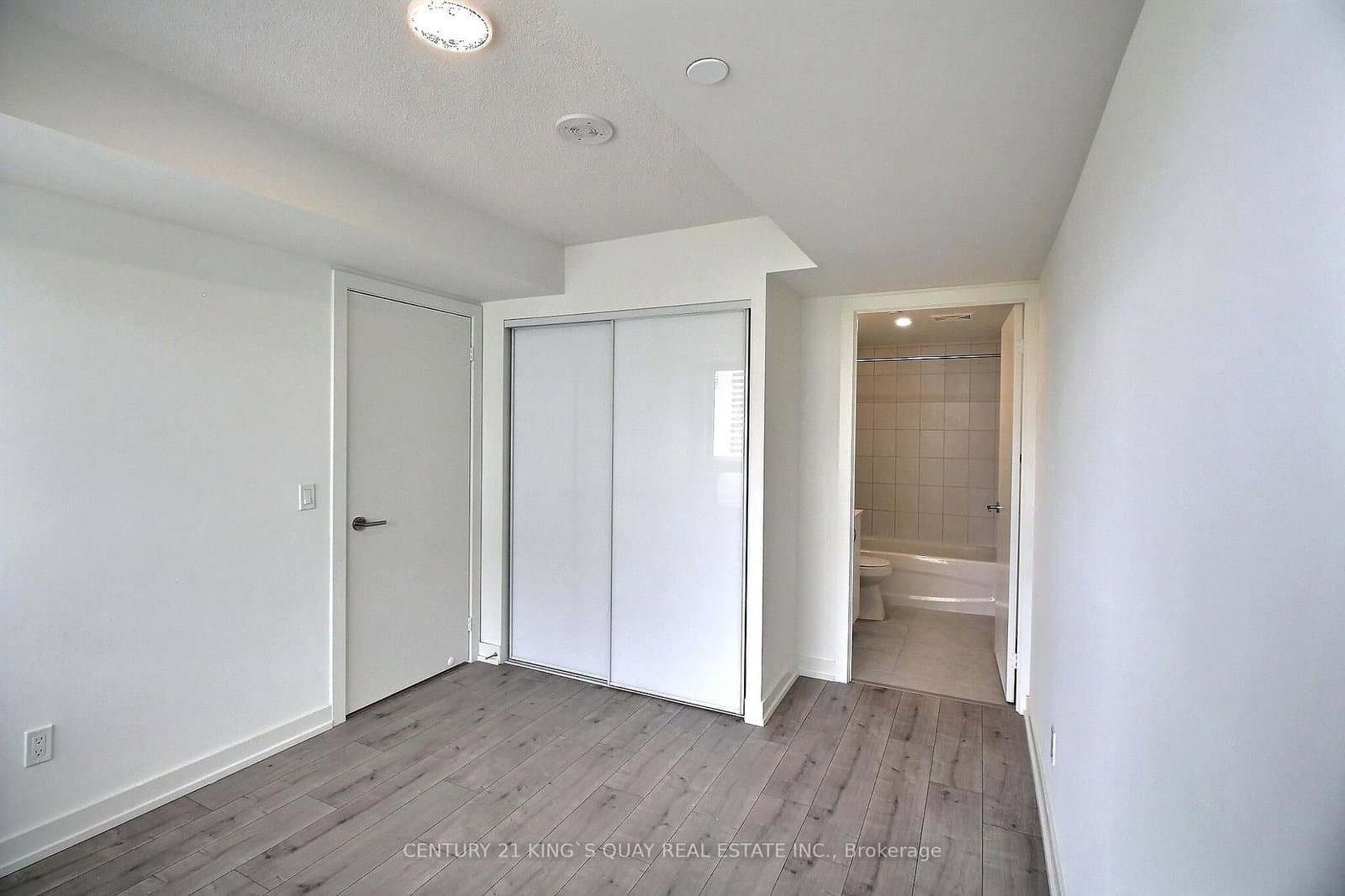 10 Wilby Crescent, Unit 907 thumbnail 11