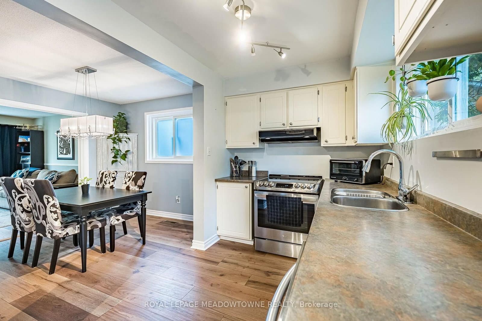 37 Salisbury Circle thumbnail 23