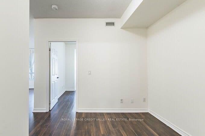 388 Prince Of Wales Drive, Unit 1706 thumbnail 21