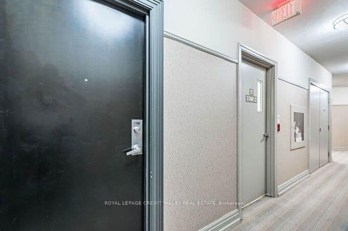 388 Prince Of Wales Drive, Unit 1706 thumbnail 5