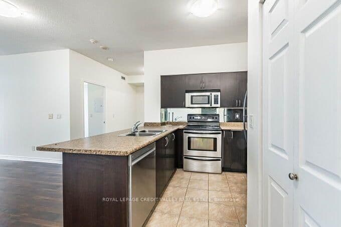 388 Prince Of Wales Drive, Unit 1706 thumbnail 8