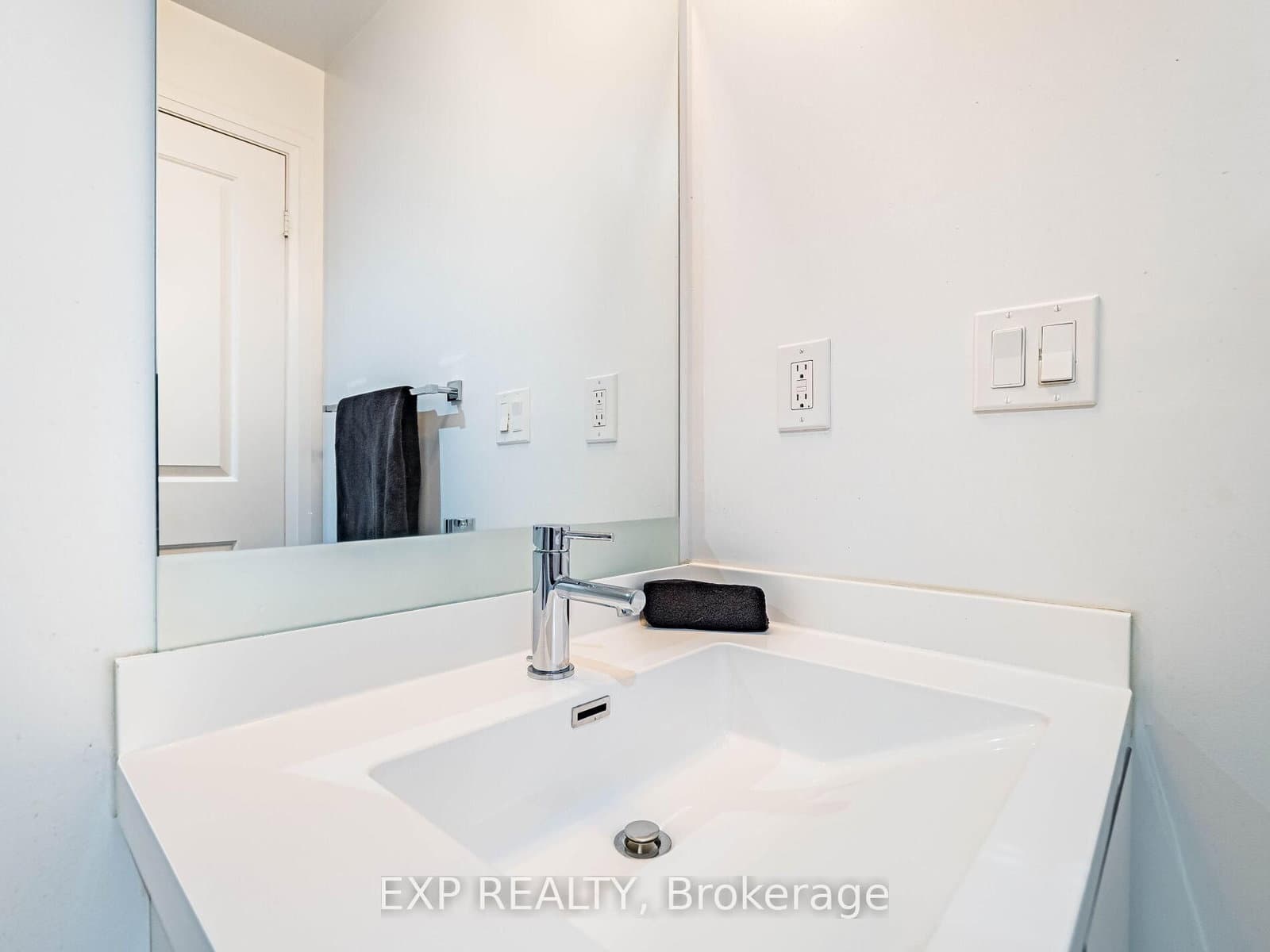 55 Speers Road, Unit 502 thumbnail 21