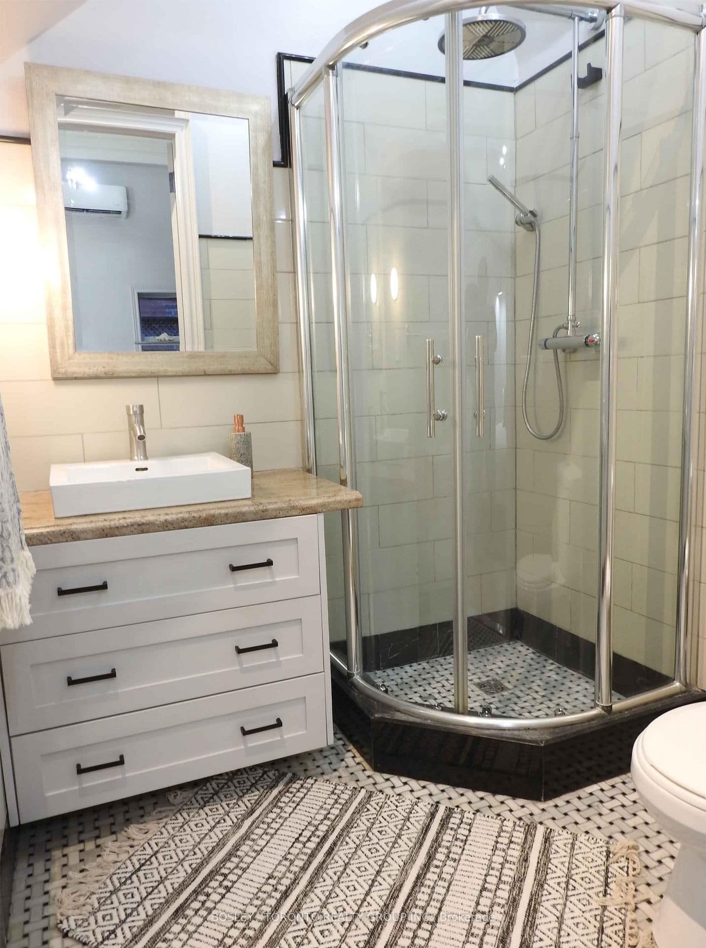 21 Lansdowne Avenue, Unit 1 thumbnail 7