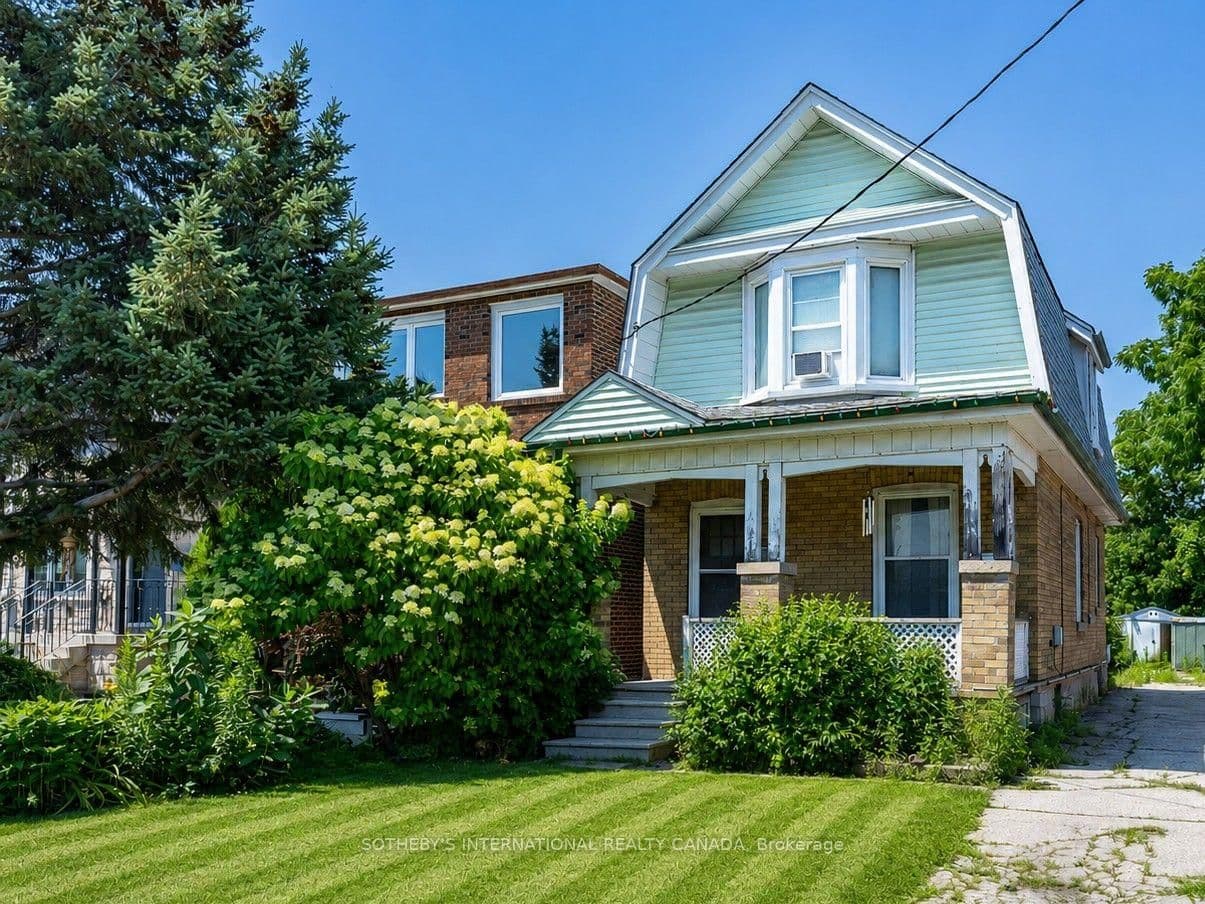 4 Marshall Boulevard - Image 1