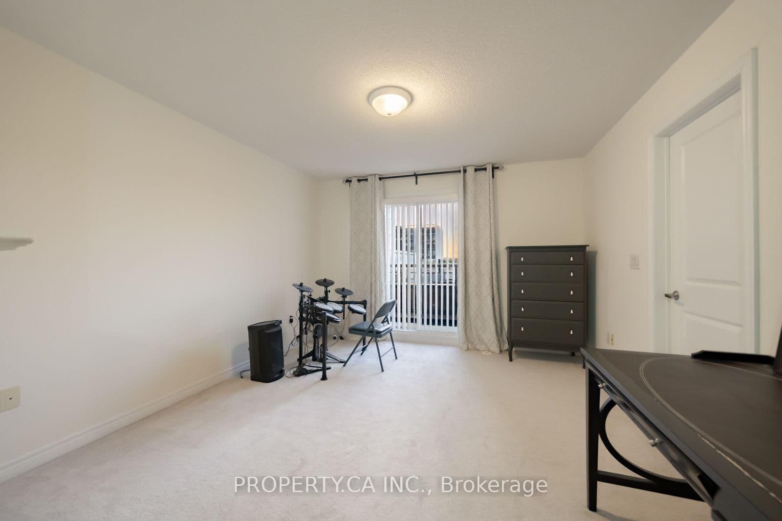 383 Prince Of Wales Drive, Unit 112 thumbnail 34