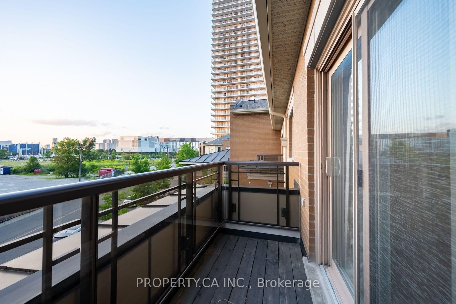 383 Prince Of Wales Drive, Unit 112 thumbnail 43