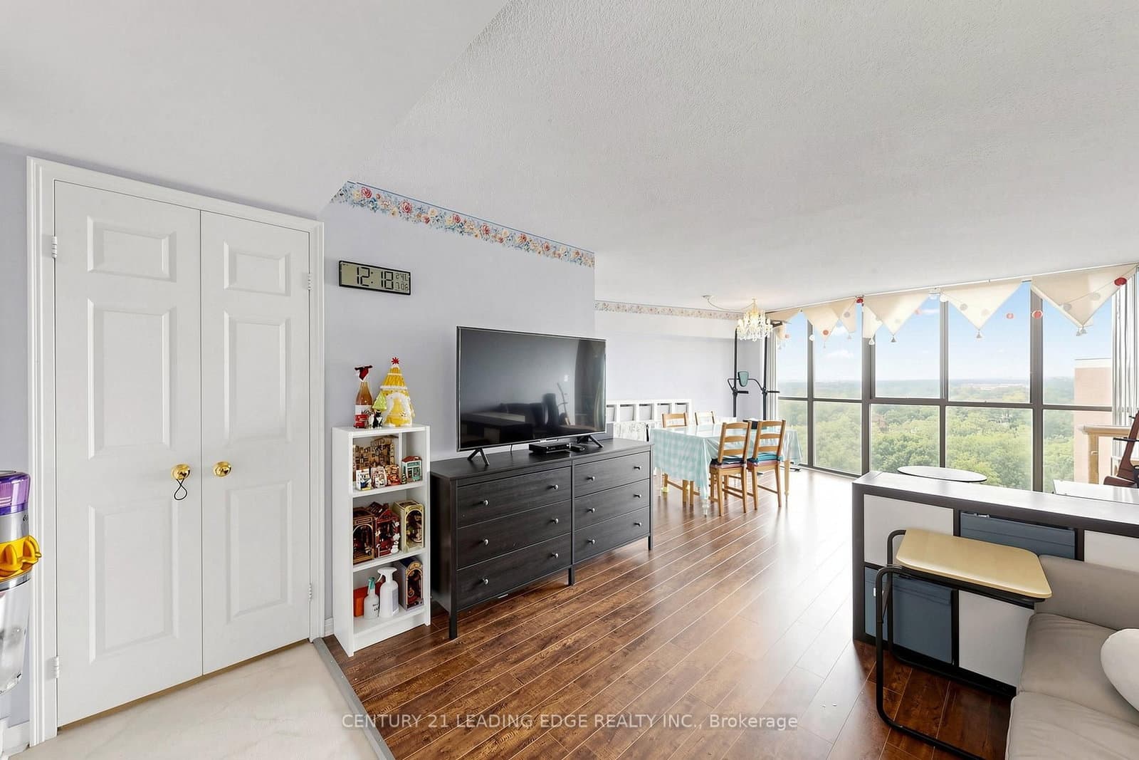 1230 Marlborough Court W, Unit 1106 thumbnail 3