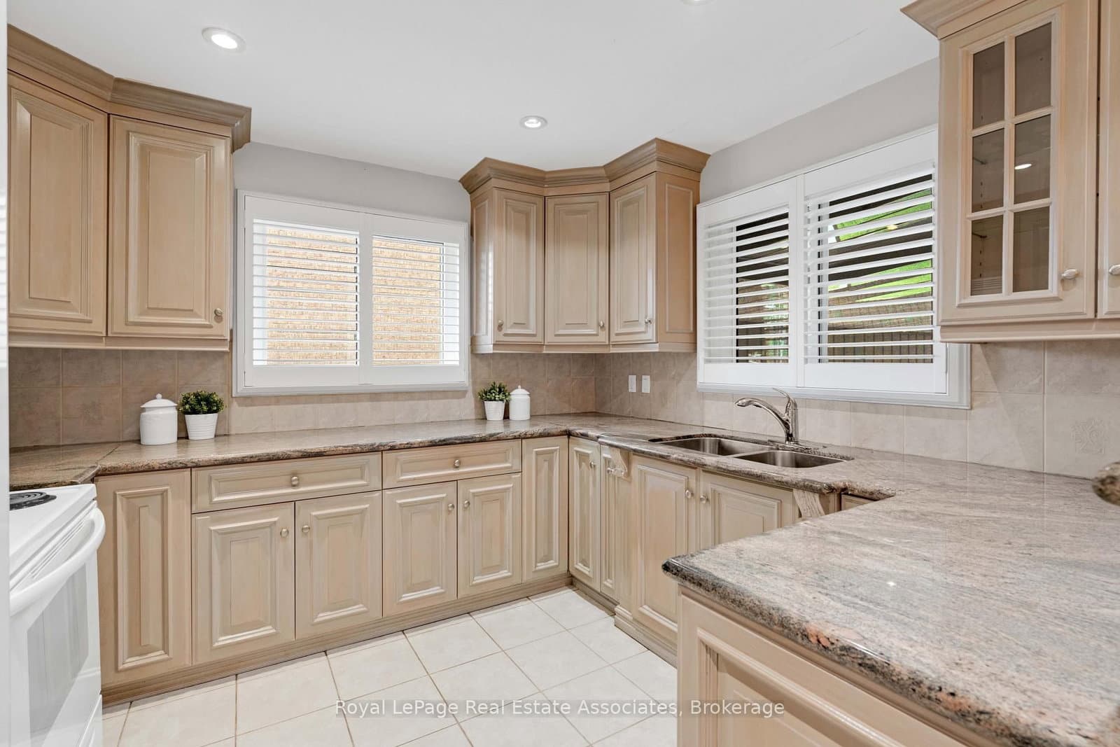 2535 Privet Crescent thumbnail 13