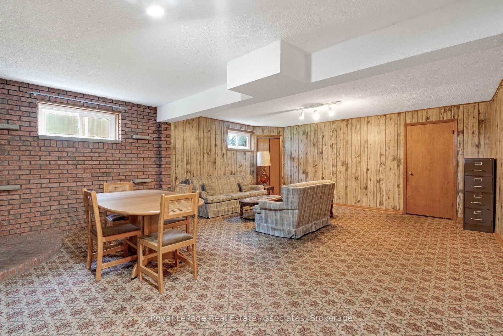 2535 Privet Crescent thumbnail 39