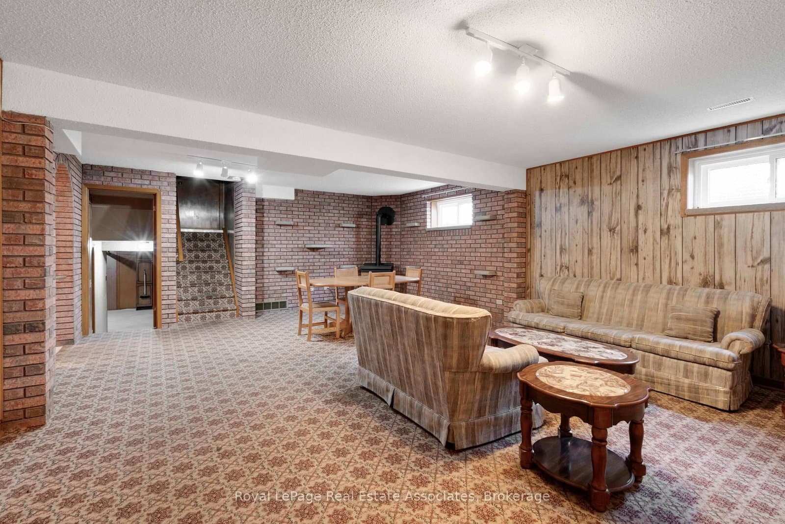 2535 Privet Crescent thumbnail 41