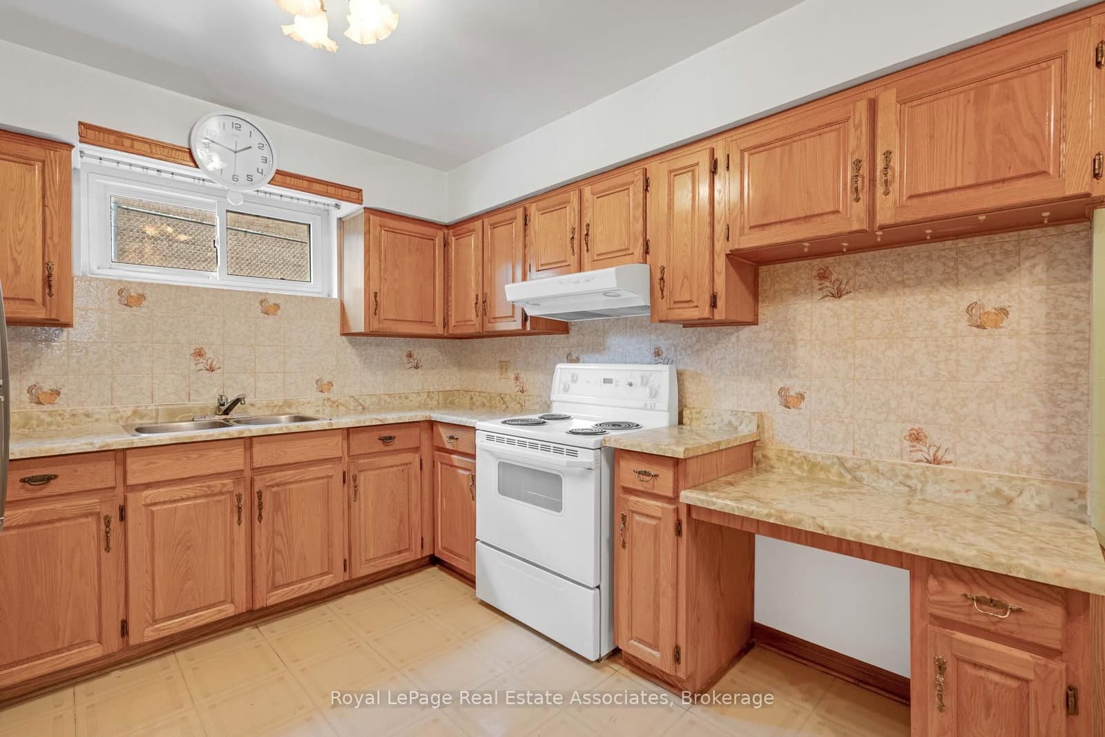 2535 Privet Crescent thumbnail 43