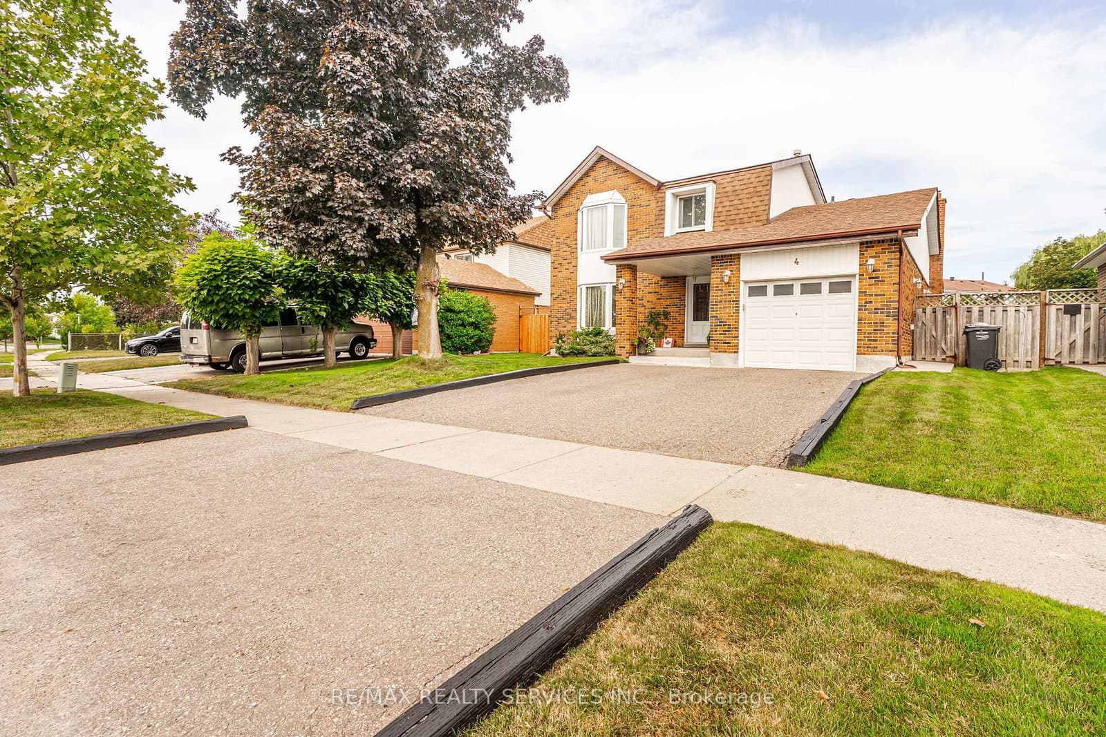 4 Markham Street - Image 1