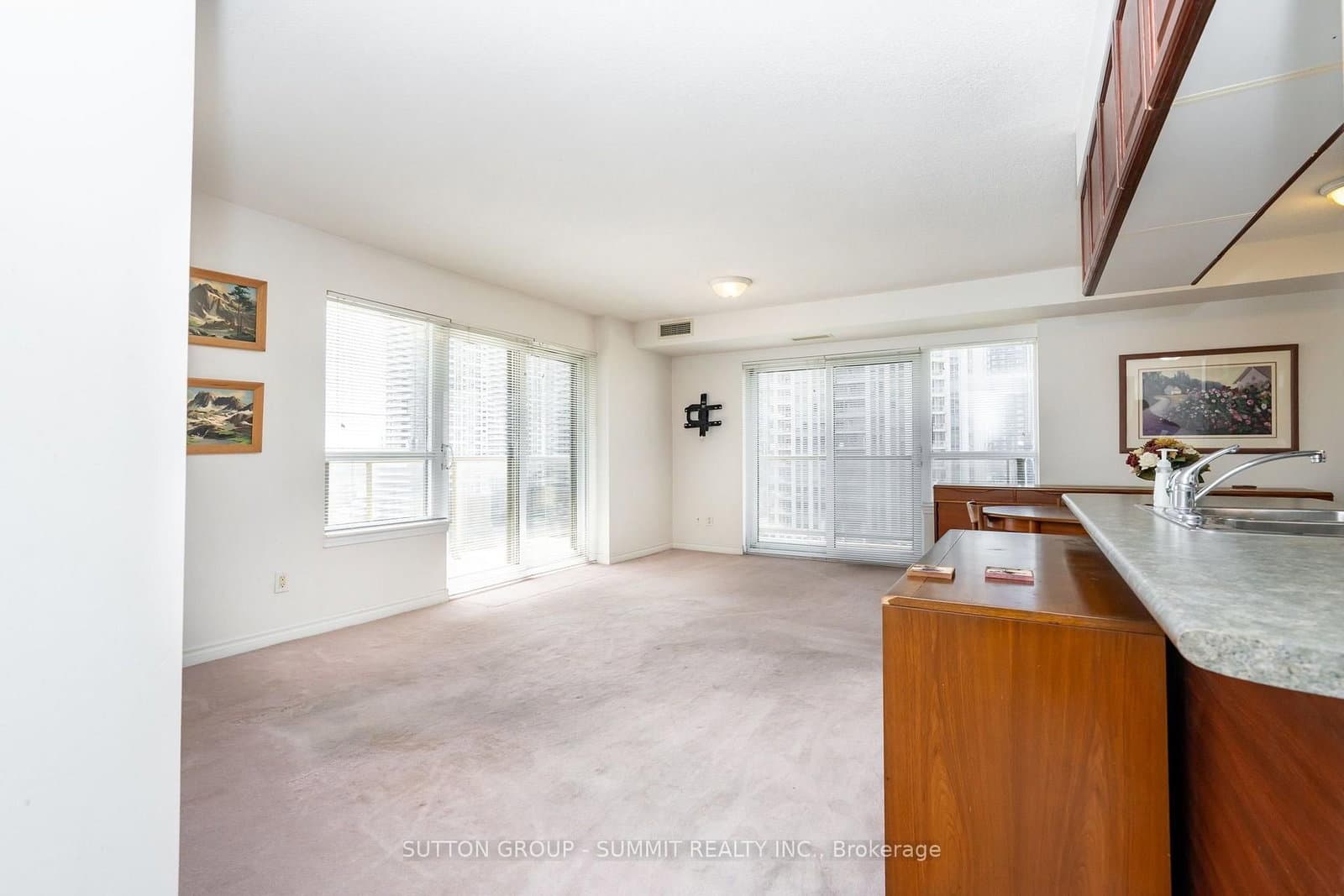350 PRINCESS ROYAL Drive, Unit 1505 thumbnail 21