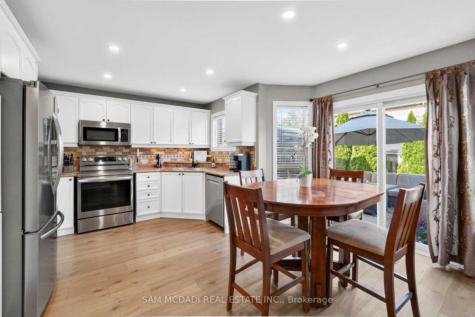 2191 Coldwater Street thumbnail 11