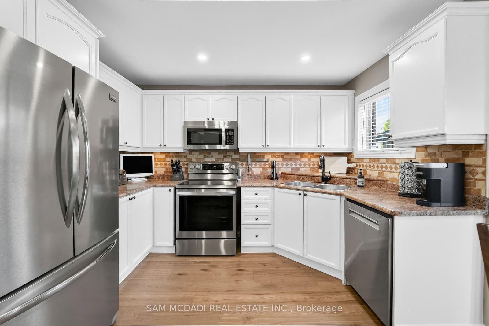 2191 Coldwater Street thumbnail 12