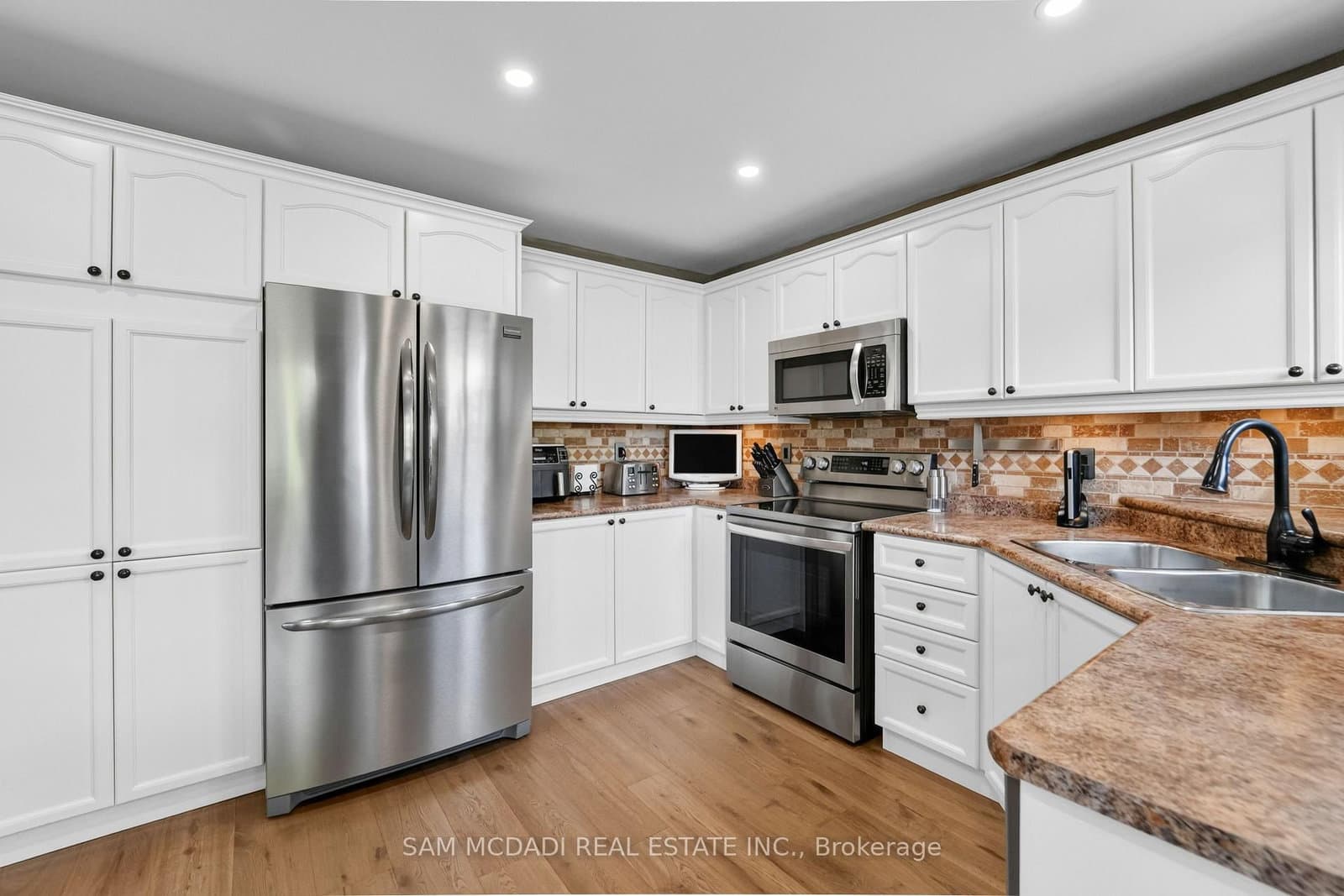 2191 Coldwater Street thumbnail 13