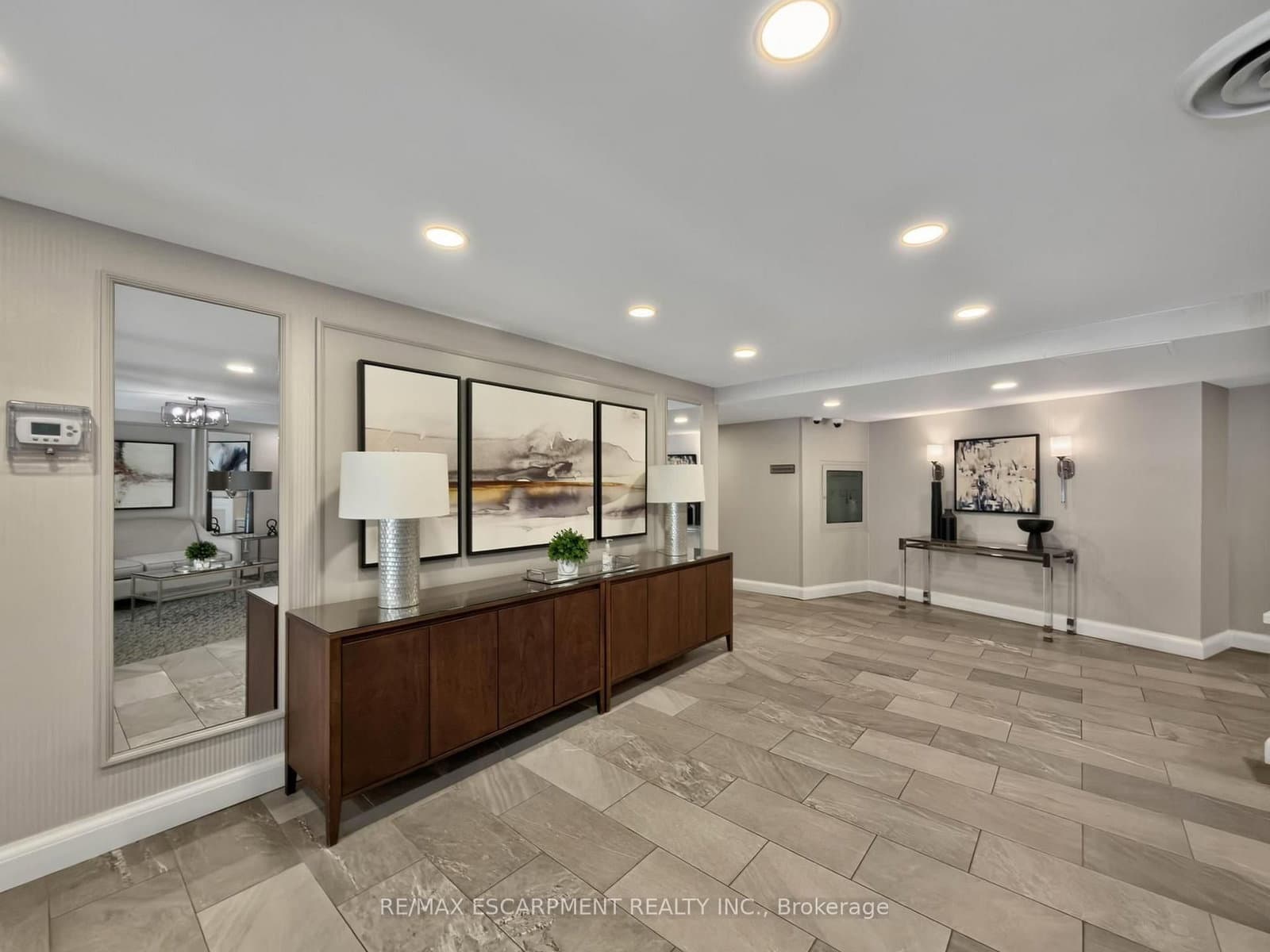 1230 Marlborough Court, Unit 202 thumbnail 6