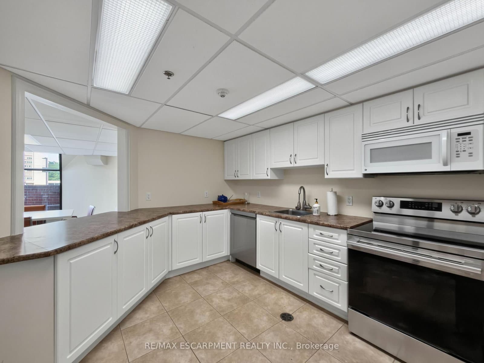1230 Marlborough Court, Unit 202 thumbnail 7
