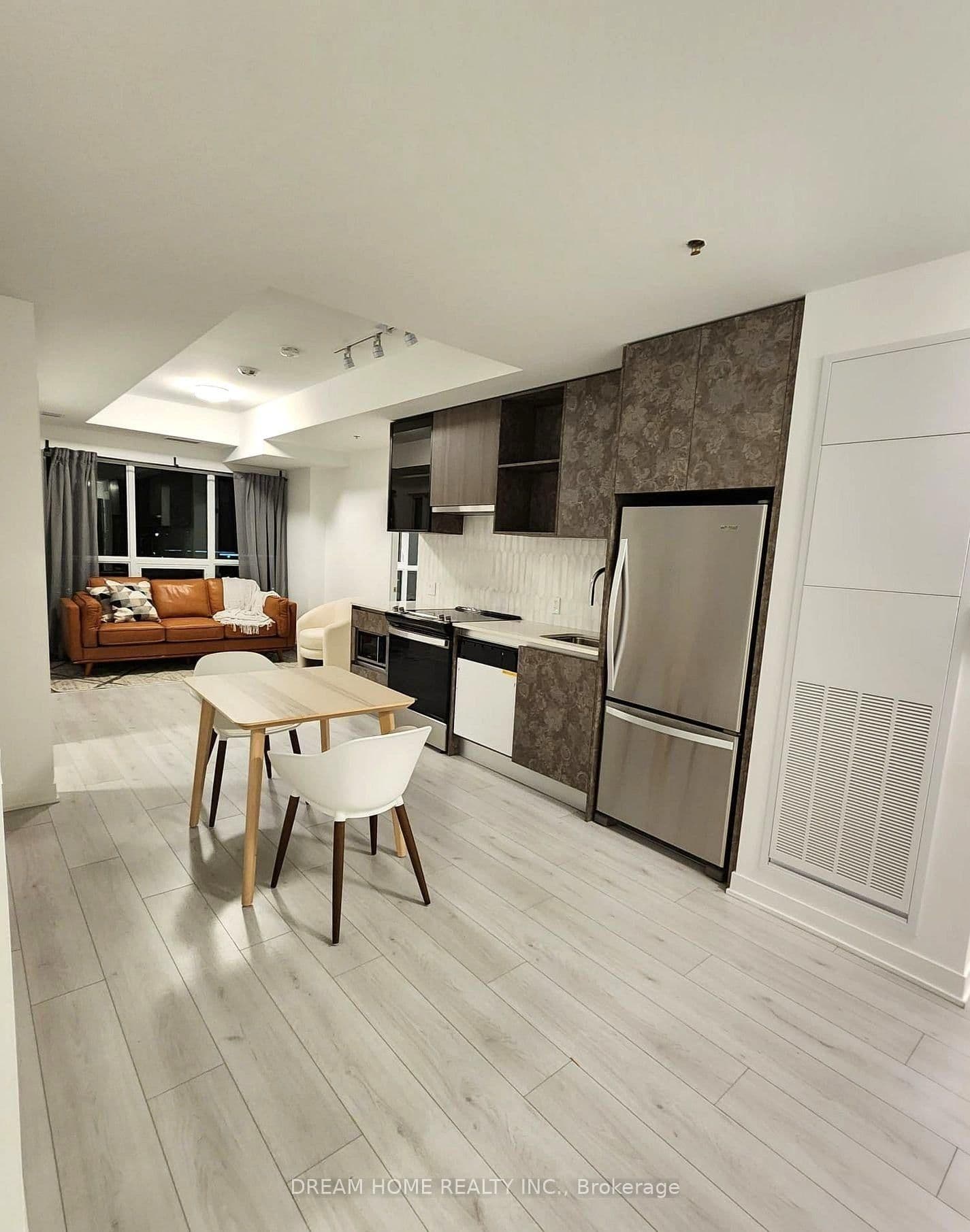 407 Dundas Street W, Unit 804 thumbnail 2