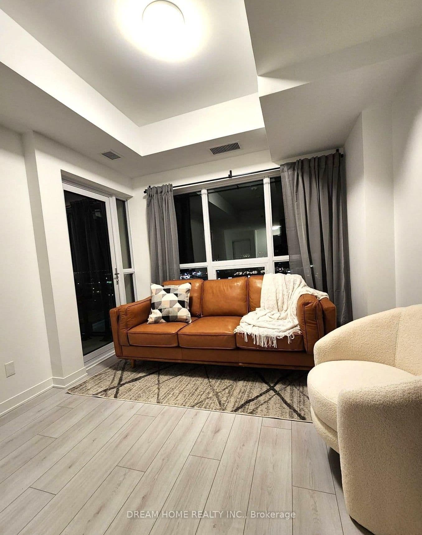 407 Dundas Street W, Unit 804 thumbnail 4