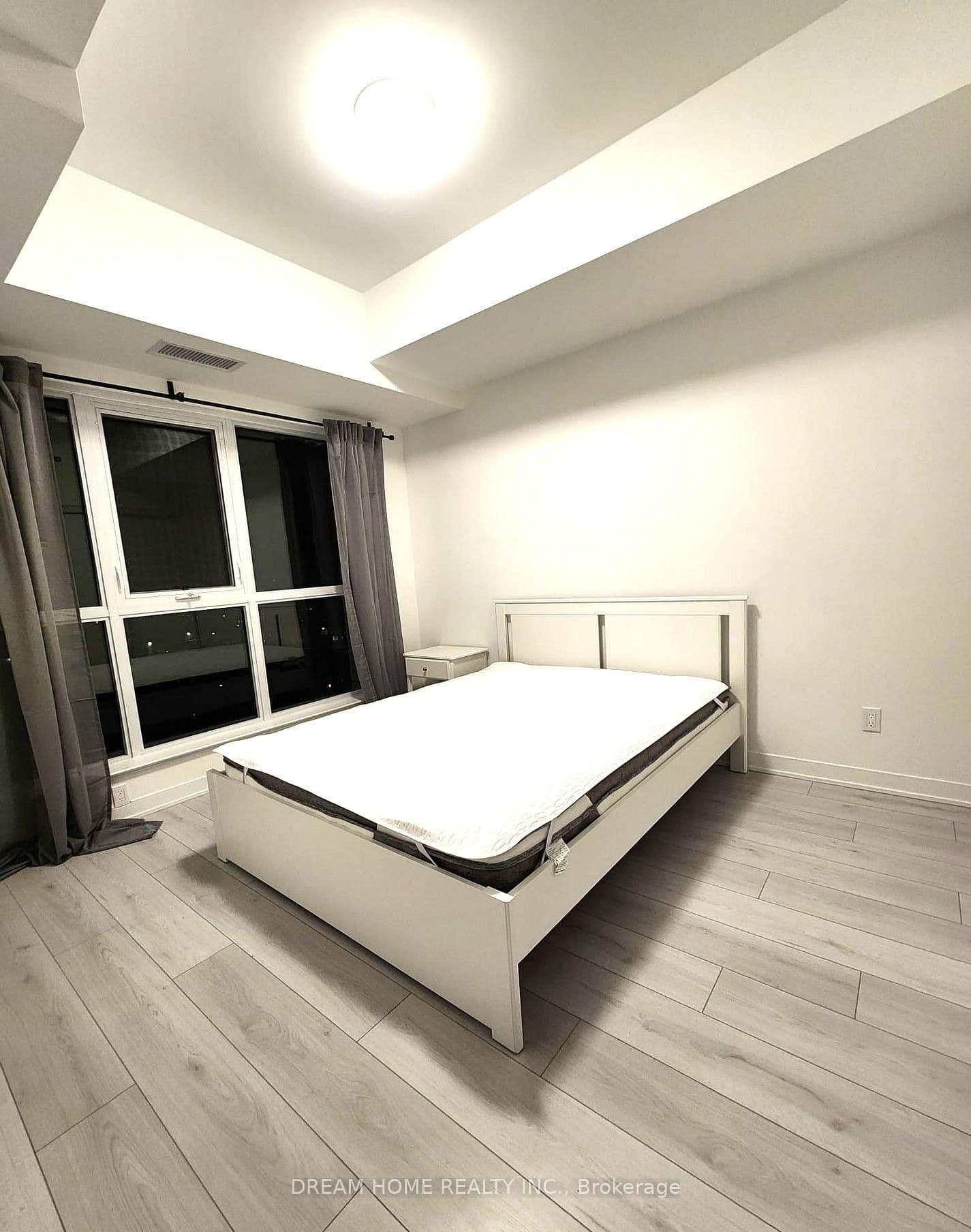 407 Dundas Street W, Unit 804 thumbnail 5