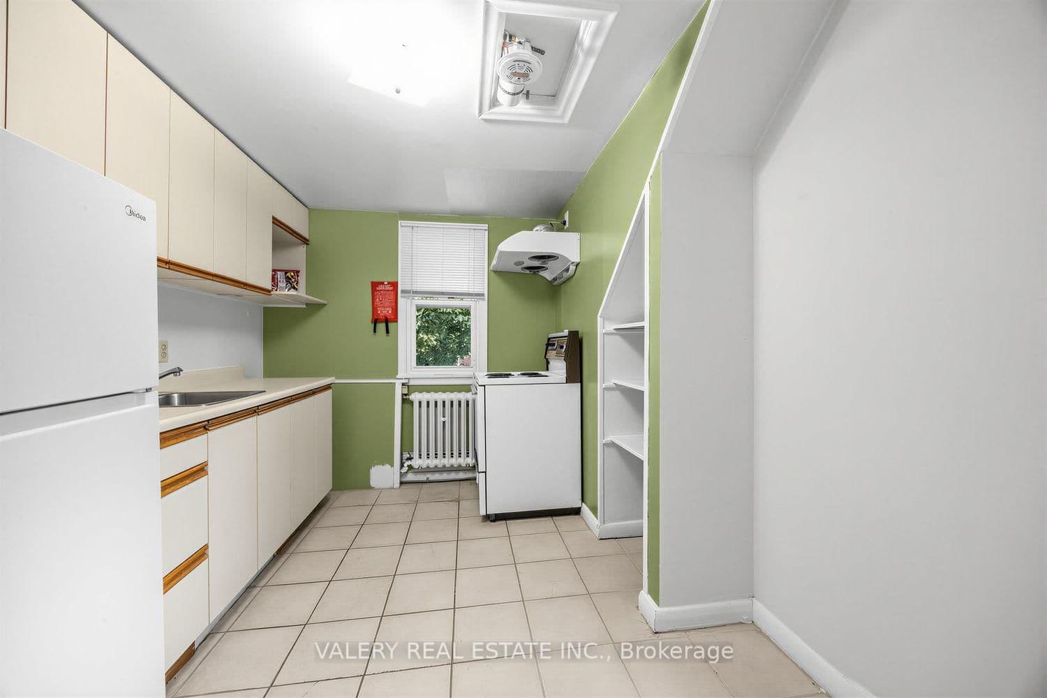 8 Thirty Third Street, Unit 4 thumbnail 2