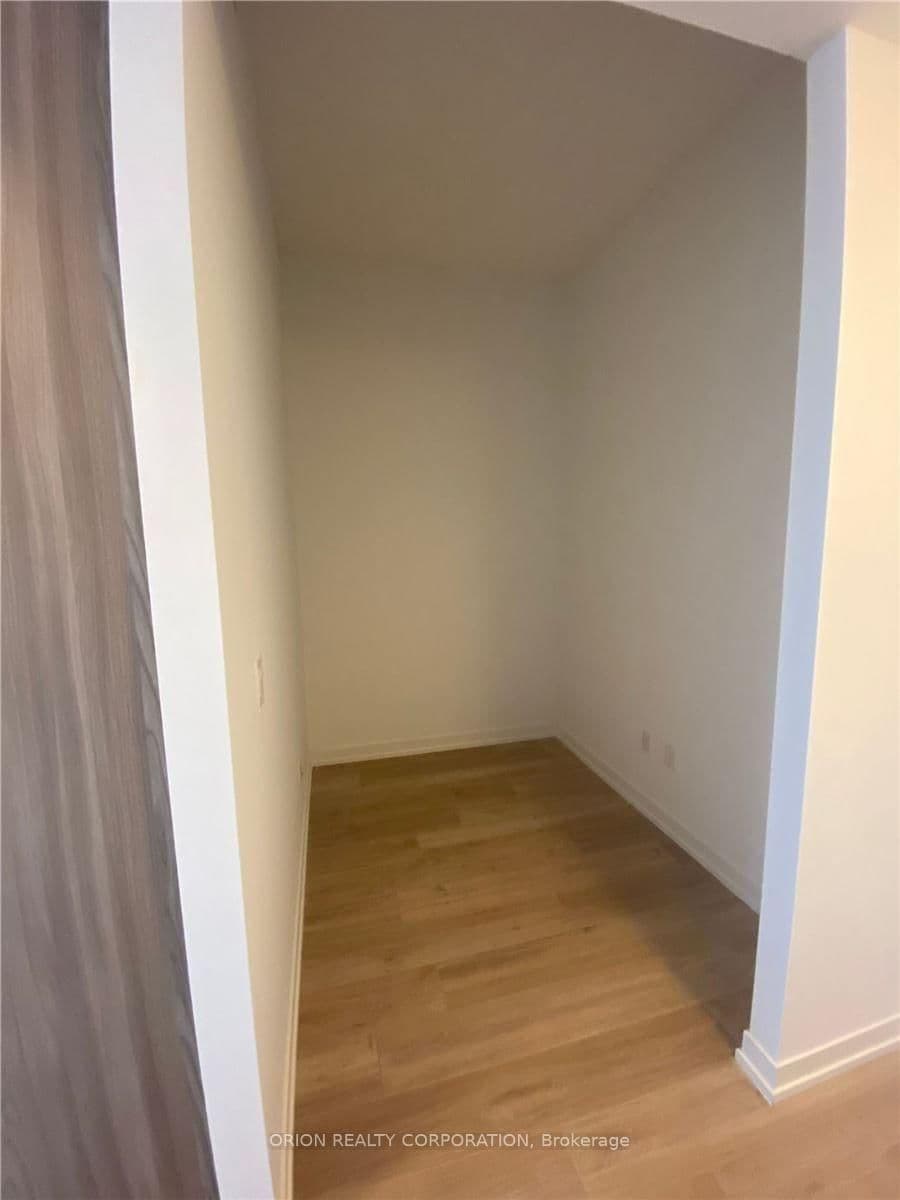 2520 Eglinton Avenue W, Unit 1421 thumbnail 3