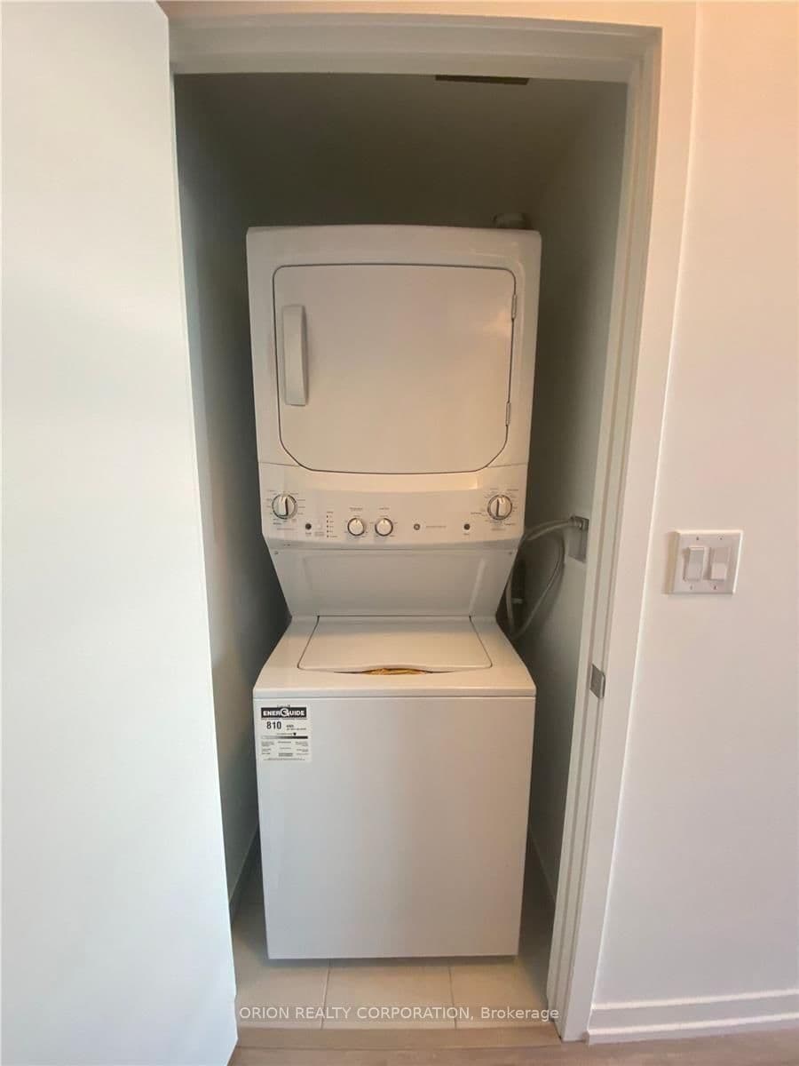 2520 Eglinton Avenue W, Unit 1421 thumbnail 9