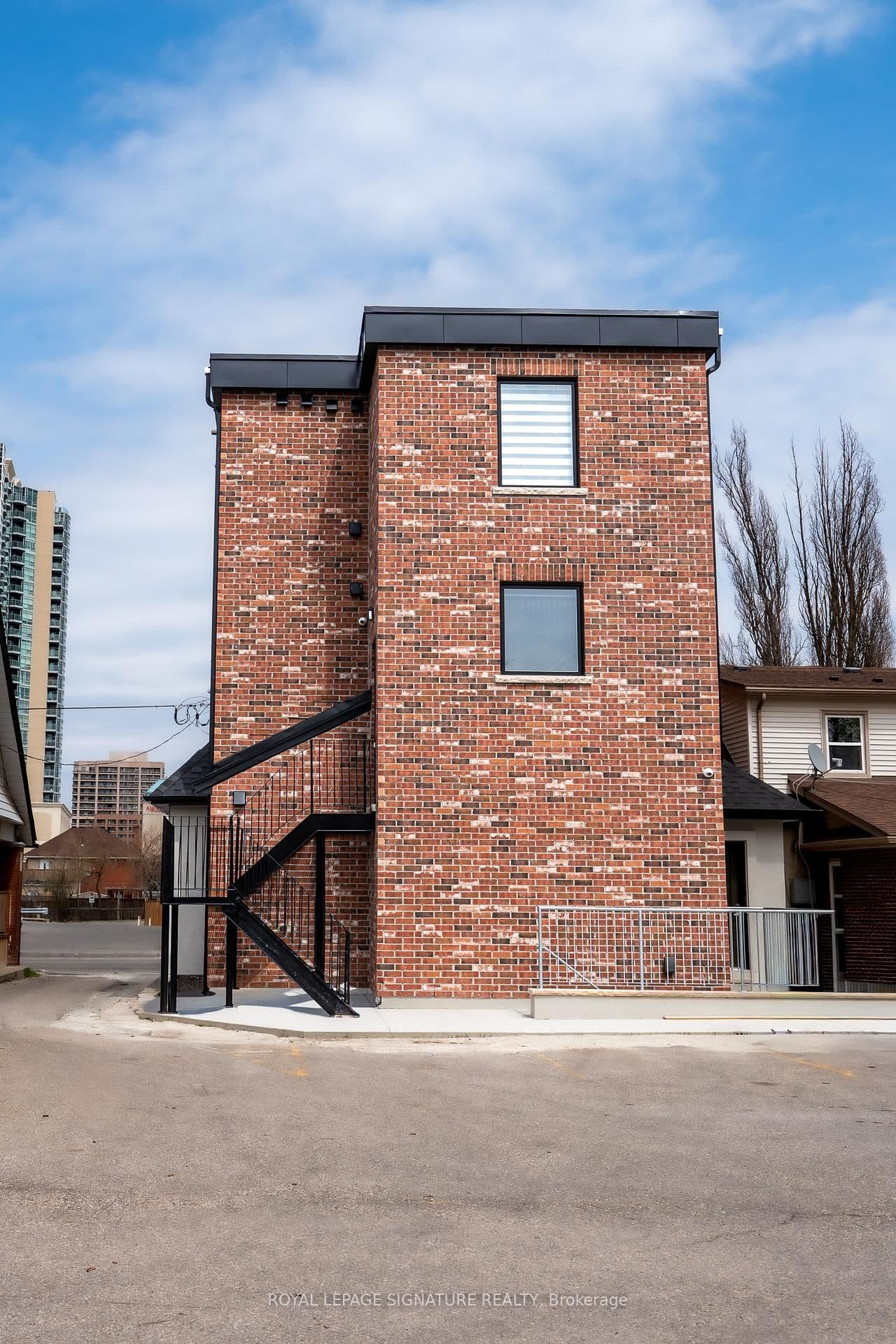 5 Mill Street N, Unit #3 thumbnail 2