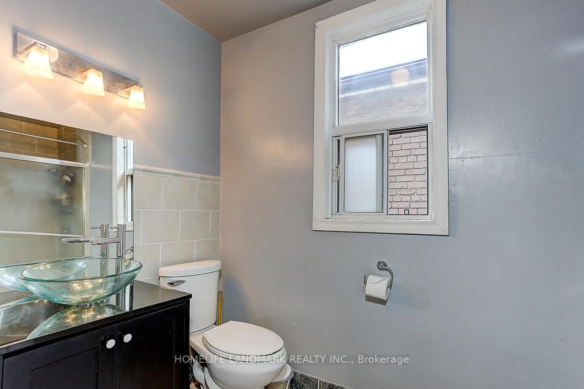 1281 Davenport Road thumbnail 10