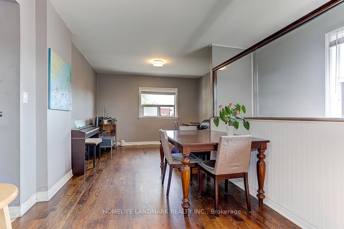 1281 Davenport Road thumbnail 4