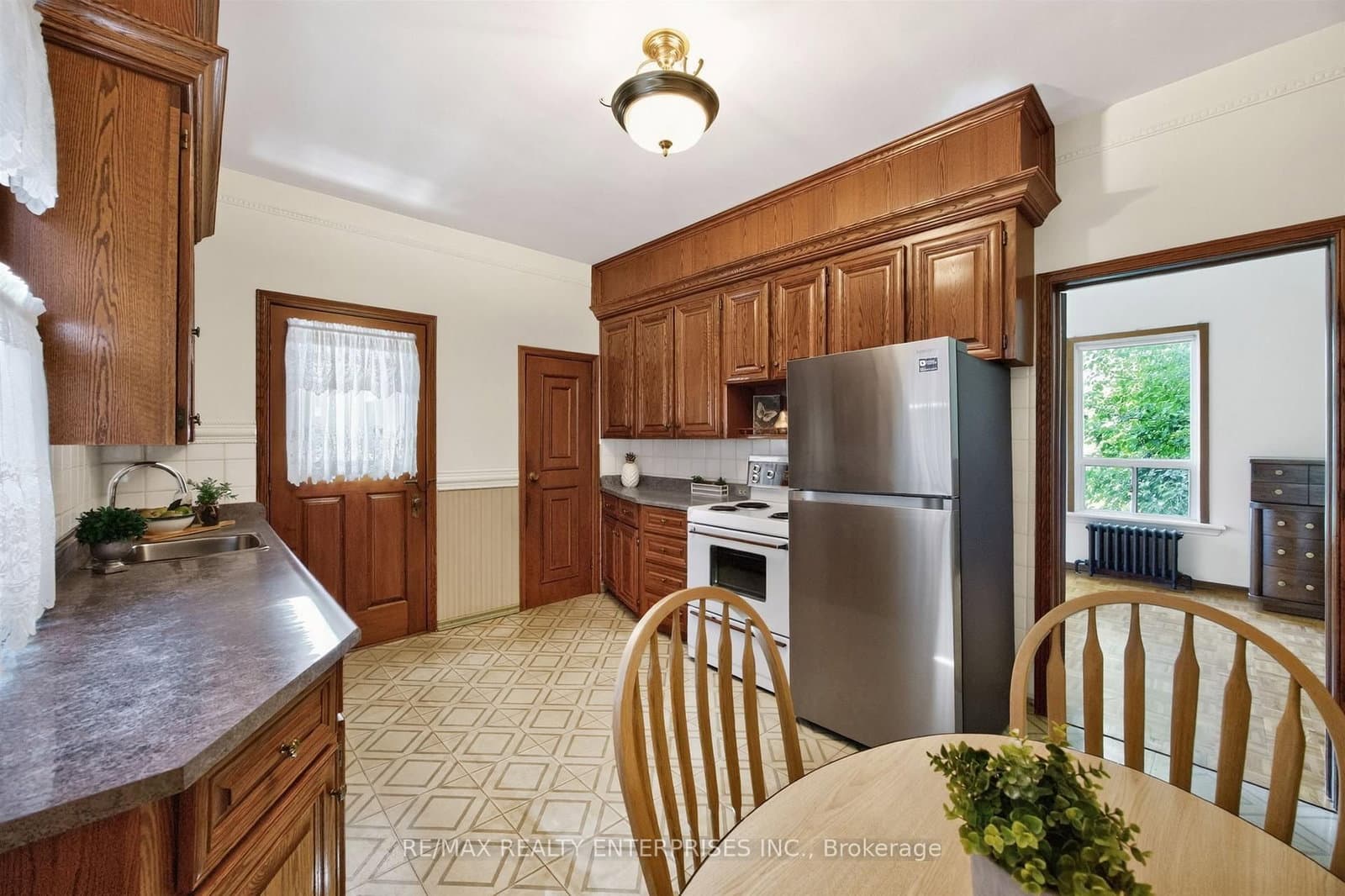 162 Mavety Street thumbnail 12