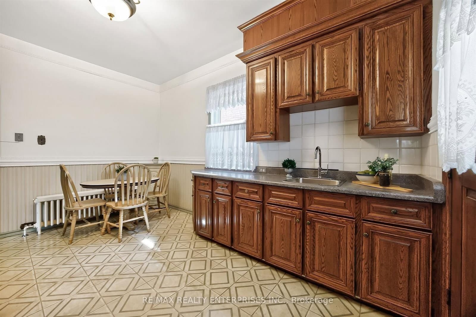 162 Mavety Street thumbnail 14