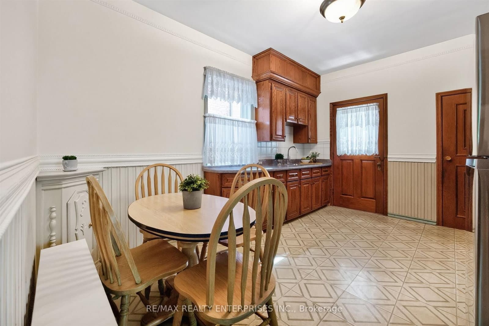 162 Mavety Street thumbnail 15