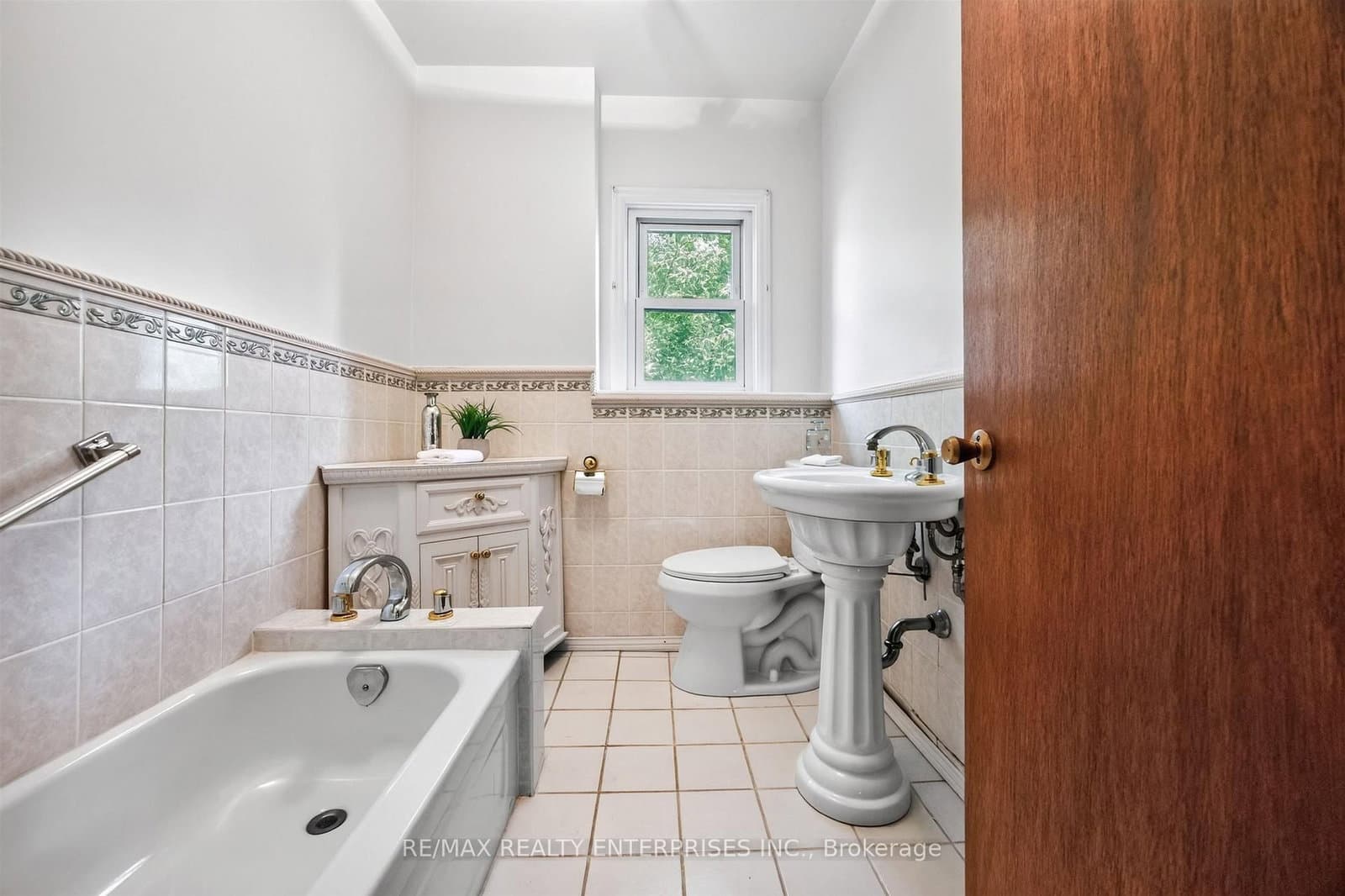 162 Mavety Street thumbnail 33