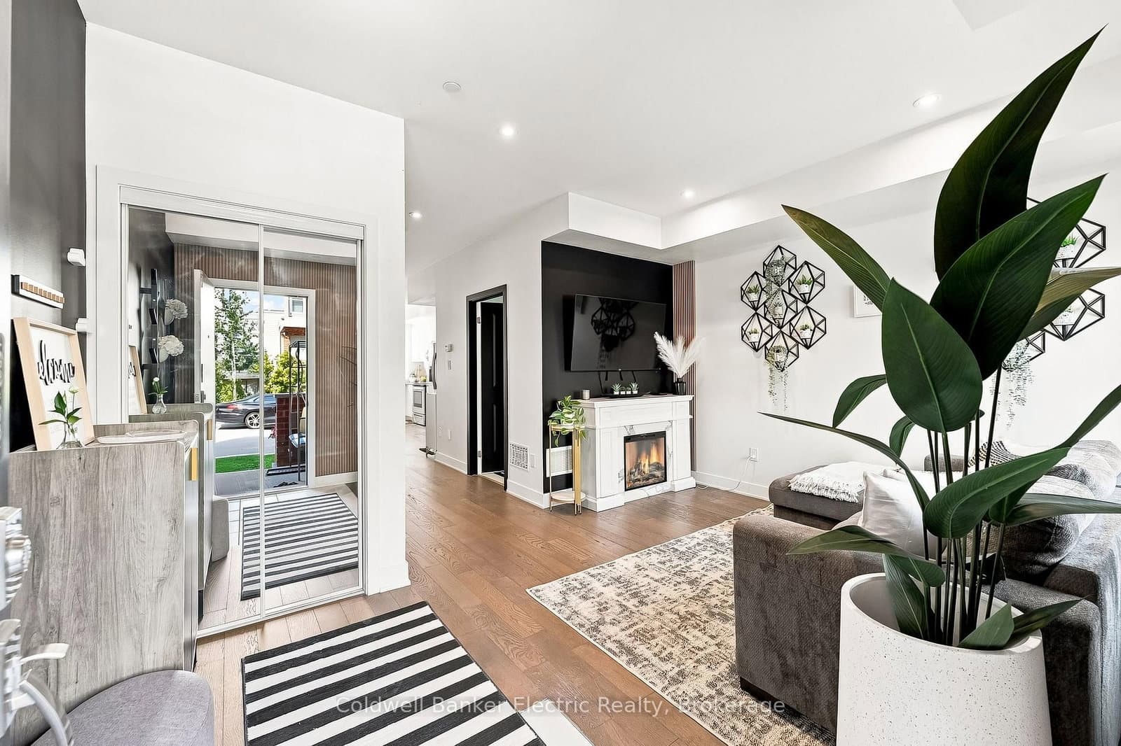 42 William Duncan Road thumbnail 7